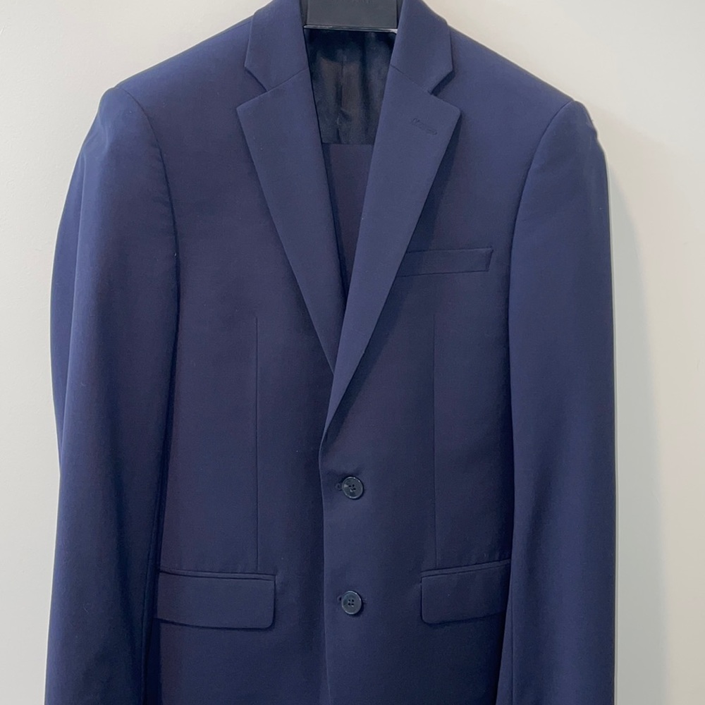 Calvin Klein 36R full 2-button suit with 30Wx30H pants
